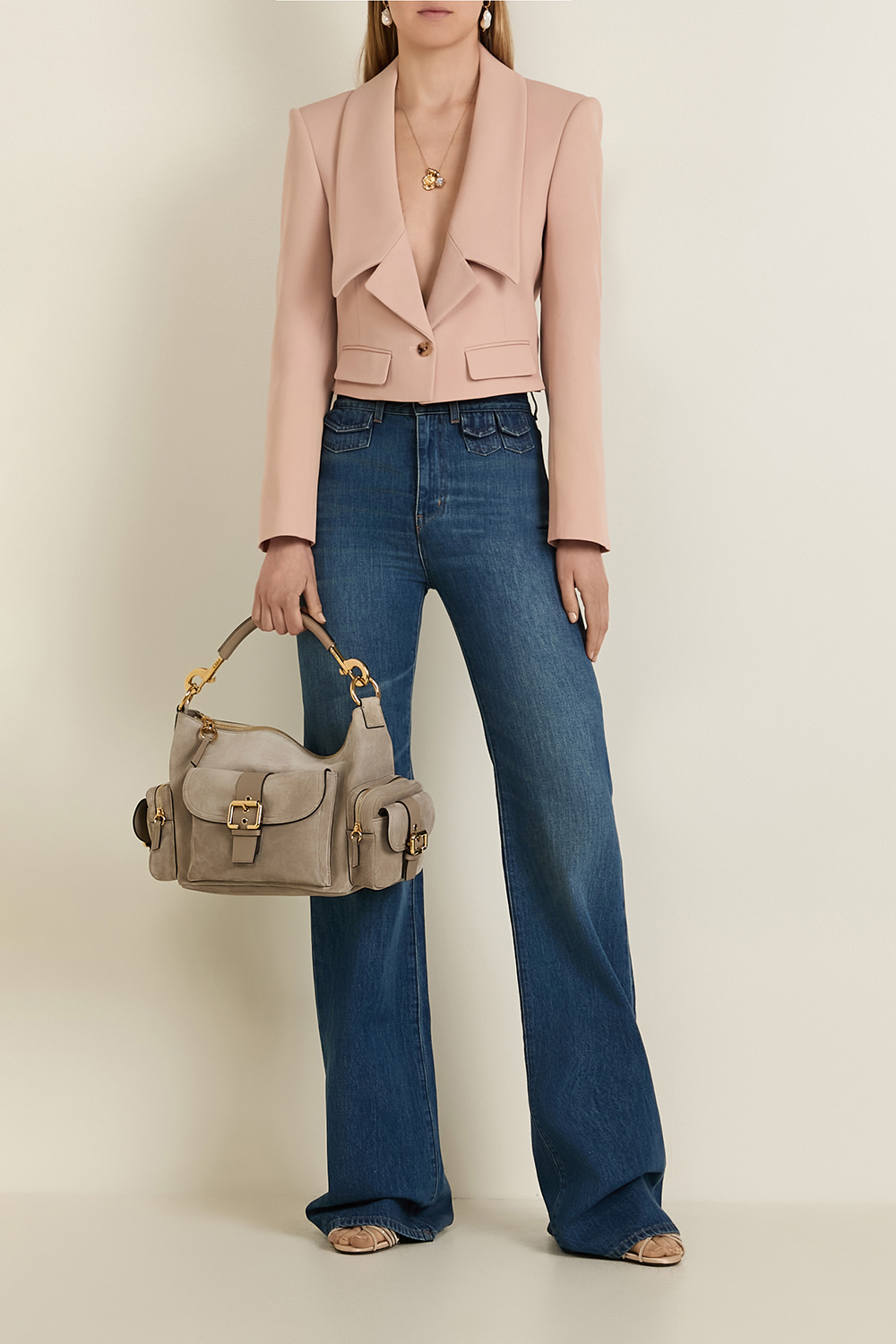 מכנסי ג'ינס בגזרה מתרחבת